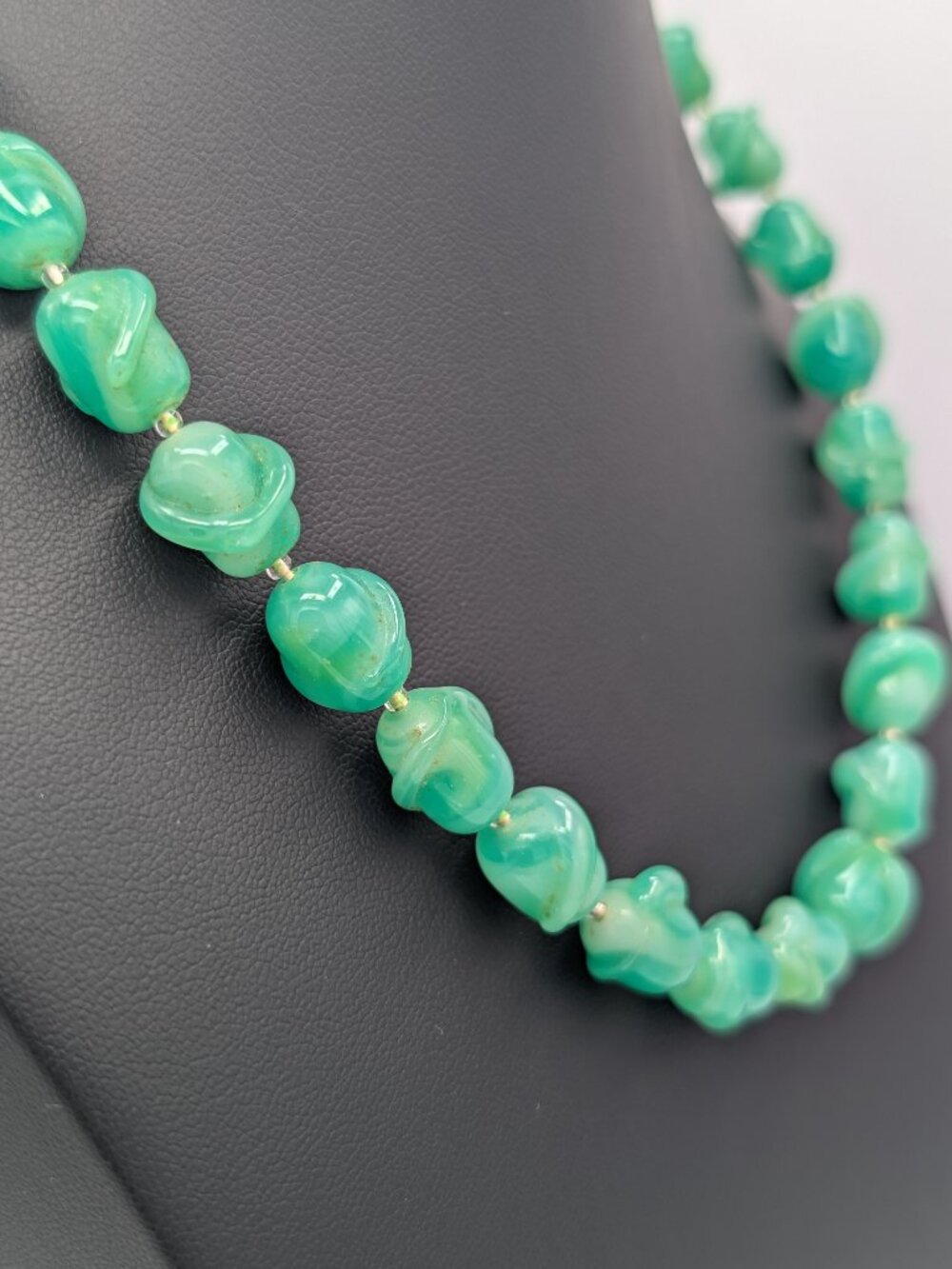 Vintage 1940s Chinese Export Peking Jade Glass Flower Box Clasp Necklace 15” - Picture 2 of 8